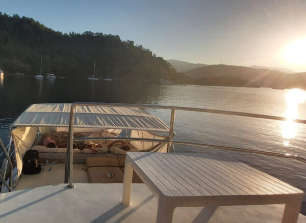 tekne yat göcek kiralık kaptanlı boat yacht tour sale captain gocek